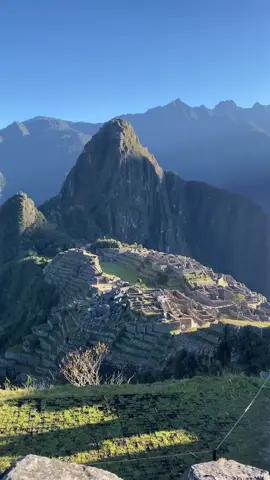 ¿Te has imaginado siempre viajar a Machu Picchu? ¡Es el momento de hacerlo! El 2023 es el año adecuado para poner tu sueño en marcha y cumplir tu deseo de conocer Machu Picchu. ¡Prepárate para la experiencia de tu vida! Vive la magia de Machu Picchu una vez en la vida y descubrirás que se trata de mucho más que un lugar fascinante. Haz ahora lo necesario para cumplir tu mayor sueño; El 2023 es el momento para lograrlo. #MachuPicchuDream2023 #altitudeexperience #travels #visit #travelexperience #viajens #viajaresvivir #perutravel #perutravel #travel #travelworld #machupicchu #cuscoperu #incas 