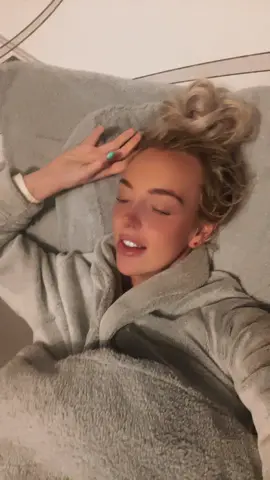 😘