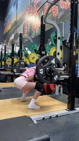 Strong > skinny  Shorts: @aybl  #capcut #aybl #ayblathlete  #squat #gym #Fitness #gymmotivation #fyp #foryou #foryoupage 