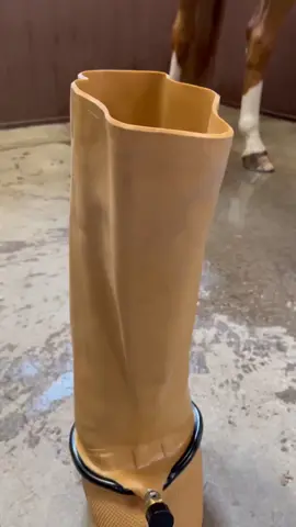👀 JACUZZI FOR HORSES??  Do your horse a favor and snag a pair of JACKS one of a kind Whirlpool Boots 💦 • Use with Hot🔥 or Cold❄️ water  • Water-soluble medication can be added • 3️⃣6️⃣0️⃣degree aeration • Reduces swelling  • Massages around the cornet band • Great for recovery • Sold with or without quiet running compressor  • Made of soft yet durable vinyl  JACKS has been manufacturing these one of a kind therapy boots for 5️⃣1️⃣ YEARS😱🌟 #jacksinc #therapybootsforhorses #therapyboots ##