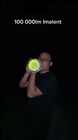 Worlds Strongest Flashlight. 100 000l. Imalent #Outdoors #trending #followme #lumens 