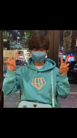 #임영웅 2022년을 보내며 #임영웅 #limyoungwoong #임영웅_음원강자 #임영웅팬덤 #임영웅_kpop #임영웅_LondonBoy #임영웅_Polaroid 출처:@limyoungwoong.official