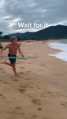 Sliding far for this one 🏄🏼‍♂️💨 #skimboarding #shorebreak 