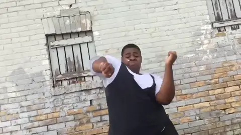 Do y’all mind if I praise the lord?