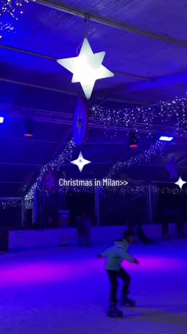 🎄🫶🏻 #foryou #foryoupage #fyp #milan #italy #perte #andiamoneiperte #fypシ #viral #christmas 