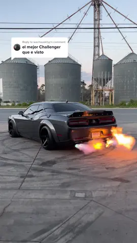 Replying to @wachauskilyy 🫶🔥 #fypage #caroftiktok #spittingflames #hellcat #challenger #viral 
