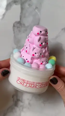 Piggie Stax 🐷🐷🐷 from @SlimeyPallets Had to! #pigs #slime #clay #asmr 