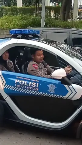#polisi #polri #mobilpatroli #mobillistrik #satlantas 