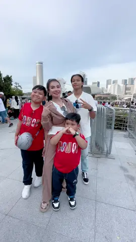មើលកូនៗញុុម