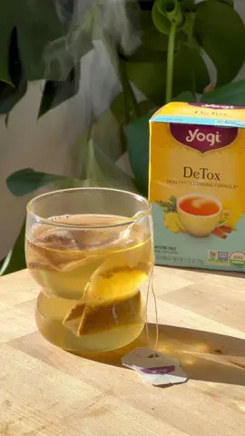 This year, find balance from within. 🍵 Made with traditional Ayurvedic cleansing herbs such as Dandelion and Burdock Root, Yogi DeTox tea is a deliciously spiced herbal blend that can help bring healthy balance from within. ⠀ ⠀ #dandelion #ayurveda #detox #tea