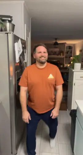 told him to bend his knees and act like he's putting on deodorant 🤭