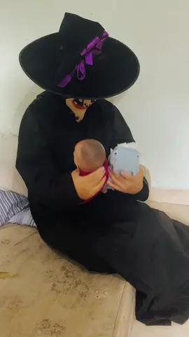 A BRUXA INVADIU O QUARTO DA MINHA FILHA!