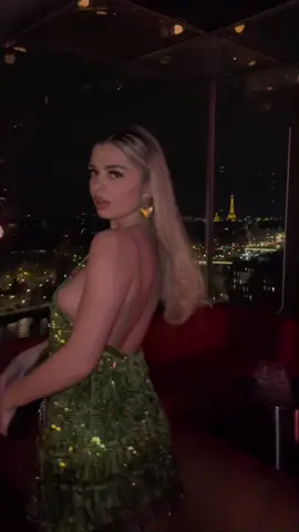 Kisses from Paris🫶🏼 #paris #nye #2023 #bye2022 #bonnieparis #skylight #girlstrip #trip #outfit #dress #paillettes #blondie #happynewyear #inlovewithparis #nicole #glamour #girlsnightout #neiperte #clubbing #perte 
