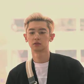 luluhuran. #chanyeol #exo 