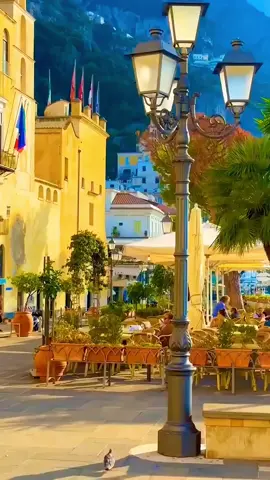 It's like walking into a fairy tale. It's beautiful.#scenery #travel 