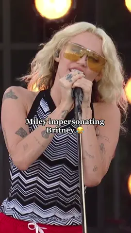 She’s so funny 😂 #mileycyrus #britneyspears #fyp #viral 