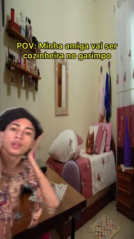 Cozinheirahhhh e elahhhh HAHAHAHAHAHAHAHAHAHA