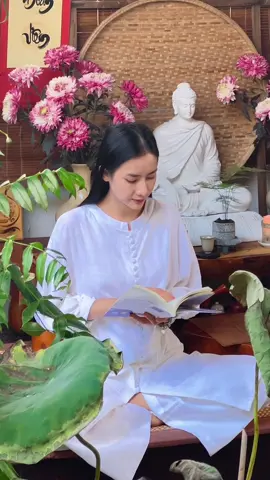“Thương một người, dài bao lâu. Chỉ trong một ý niệm.”