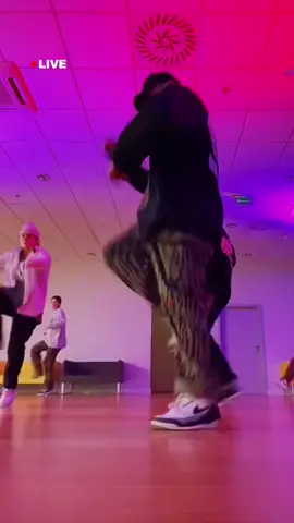 🇸🇰Dnes opäť live Hiphop. 🇺🇸🇬🇧 today HipHop dance class live again 🇪🇸 clase de baile hip hop LIVE hoy #parati #paratipagina #paratipaginaoficial #foryou #foryoupage #preteba #paravoce #paravocebr #paravoceforyou #pourvous #perte #furdich #protebe #dança #danza #tanzen #tanec #lacistrike #lacistrikedance #livedance #livedanceclass #teacher #hiphopdanceclass 