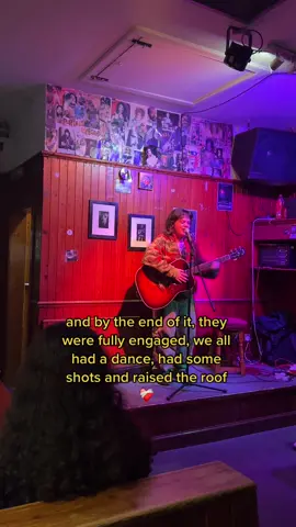 note to self.......it's a spontaneous pub gig Lola, not wembley stadium..lol  