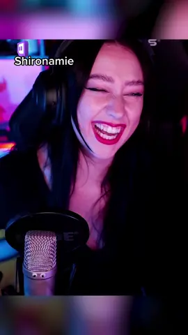 Attention ⚠️ , cette cascade a été réalisée par une professionnelle 😏 , n'essayez surtout pas de la reproduire chez vous ! #pourtoi #stream #fyp #twitch #foryou #streamfr #twitchstreamer #streameuse 