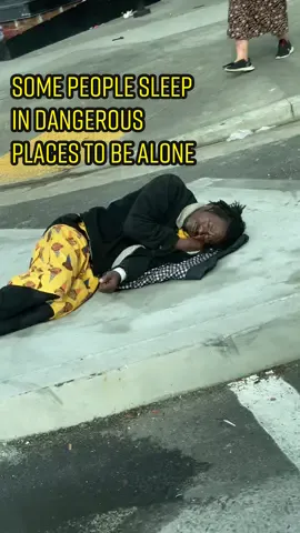 It may seem crazy he is sleeping on a small island in the middle of the street. Some could be mental illness, but others I’ve talked to have shared its to be alone and also safety. They are out in the open so most will leave them alone, is what I have been told, which makes sense. #foryou #losangeles #homeless #community #MentalHealth #MentalHealthAwareness #fyp #la #audacityofhope111 #legend_e #glowinlove111 