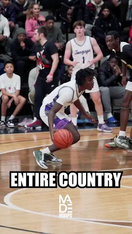 Is this the most underrated guard in the country??🧐😱 #basketball #fyp #viral #ballislife🏀 #madehoops #aau #highschool #hooper #underrated #jordan #nike #guard #blowthisup 