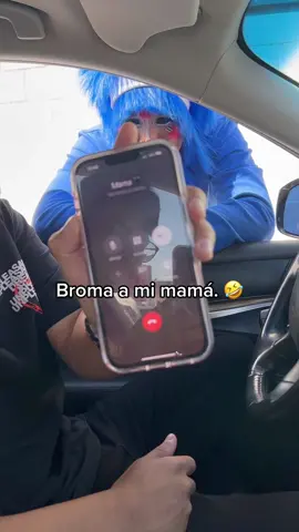 Broma a mi mamá. 😂 #broma #troll #payasos #chilinypikin #lospayasostiktokers #ElExitoEsDios 