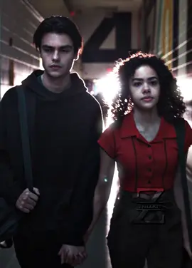 she was so beautiful but she is still unbearable #ginnyandgeorgia #marcusbaker #ginnymiller #viral