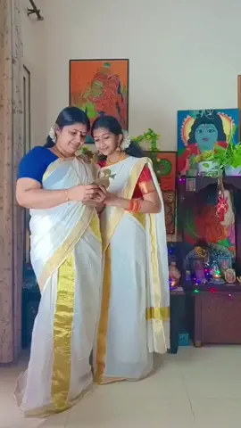 Dhanumasathile Thiruvathira💖@🧿♥️MANJU RAMA ❤ #kannur #trending #video #plsfollow #plslikethispostformepls #trendingreels #siva_ganga6 #malayalam #malayalammovie #fyp #foryoupage #thiruvathirakali #dhanumasathil #kaithapoo_manamenthe #mom #momanddaughter #dance #classicaldancer #amma #thiruvathira 