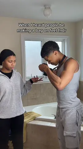 About to use feetfindr to take us out the hood #foryou 