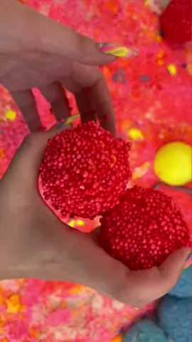 #glitters #soapclay #soapballs #craving #asmrsoapcutting #asmrsoapcutting #soapclay #glitters #slimess_storytime #slime 