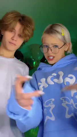 почему я похожа на Саймона из Элвин и бурундуки..🤓