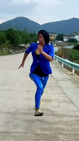 mn follow để ủng hộ nhé #khuaaoxanh #aoxanh #xuhuong #bienhinh