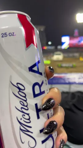 💅🏽🍺🛵💨 #supercross #nails #nailtok #sxlive #supercrosslive #nailsdone #SelfCare #fypシ #fyp #fypage #moto #nailsartvideos 