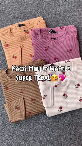 Siapa nihh yg suka kaos motif? 💖 #kaosmotifwaffle #kaoswanitamurah #fypp 