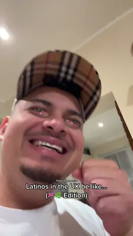 Latinos in the UK 🇬🇧 smoking the 🌿 Edition! Mate imagine this ever happened to you 🤯 lol the curve ball in this video lol 😂💯✅ this would never happen lol trust me ! Follow me for more British latino videos ! #latinostiktok #hispanictiktok #spanglish #latinosbelike #latinos #español 