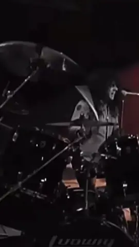 Kiss - Forever #kiss #kissband #hotintheshade #forever #ballads #paulstanley #gennesimons #ericcarr #glammetal #glambands #hairmetal #hairmetaltiktok #metalfamilyglam #80smusic #80smusicvideos #vibedodia 