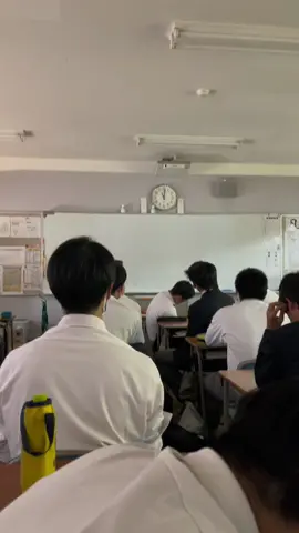 男子校の授業はこんな感じです😂 #高校生 #男子校 #おすすめ乗りたい #いいねしてください #インスタも見てね #うへへ #きゃーはっは 
