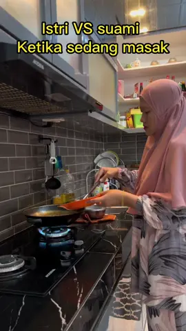 Kalo istri bisa nyambi ini itu, 😆😆😆 #kontenlucu #videolucutiktok #videomasak #justforfun #justforlaugh #kontenreceh #mamalife #funny #realitakehidupanku #pasutrimuda #realitarumahtangga #fyp 