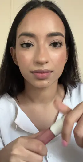 #essence #essencegloss #viralmakeup #essencecosmetics #essencemakeup #makeup #lipgloss #lipproduct 