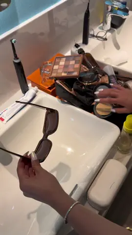 Have you tried this? #fyp #makeuphacks #sunglasses #sunglasseshack 
