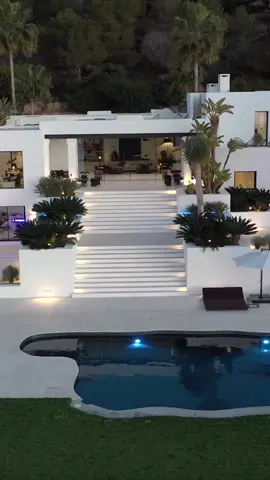 Ibiza’s most iconic super villa 😱 Is a masterpiece of modern design, complete with 6 bedroom suites and a separate staff apartment, an estate set over sprawling acres of lush green  #ibiza #luxuryvillaibiza #villaibiza #rentibiza 
