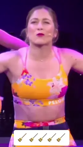 Tell you what, MMA feels like one big, lumpy rug these days. And no one should be ok with a lumpy rug. (Shoutout to @emma_lovewell for the inspo)