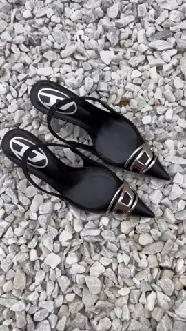 OBSESSED #diesel #dieselshoes #heels #slingbackheels #unboxing #dreamshoesfashion 