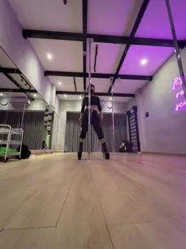 #poledancechoreo #poletricks #exoticpole #poledance #polejakarta #poledancejakarta #choreography #fyp 