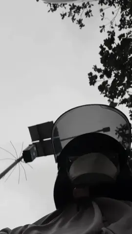 enak bgt jaln jaln sendiri naik motr pas sedih karna ovt tentang masadepan :) #capek #fypシ #xyzbca #galaubrutal 