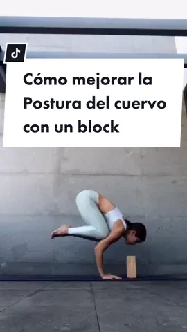 Cómo mejorar la postura del “Cuervo” con el uso de un block  ¡No te vayas sin contarme si te sirven estos tips! 🙌🏽 #yoga #yogaparatodos #tutorialdeyoga #yogatutorial #yogaprincipiantes #practicadeyoga #Fitness 