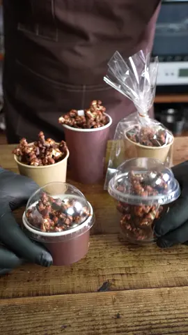 Caramel and chocolate crunchy popcorn #popcorn #cooking #tiktokfood #asmr