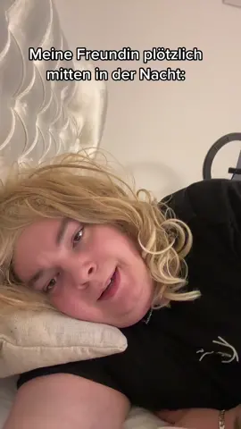 Einfach so random ausm dem nichts 😂 #comedy #fürdich #couple #freundin 